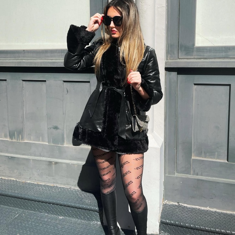 Elegant Black Leather Jacket with Faux Fur Trim